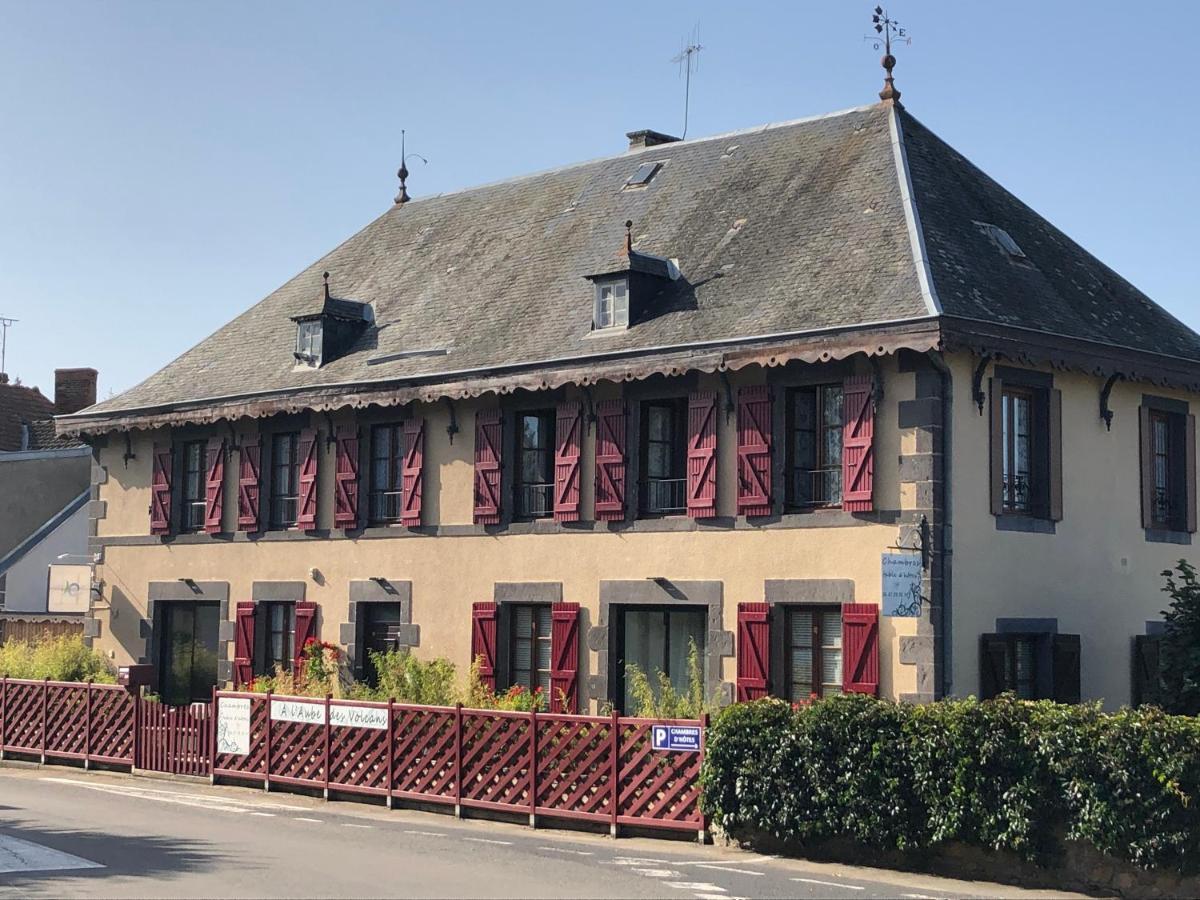 A L'Aube Des Volcans Hotel Charbonnieres-les-Vieilles Exterior photo