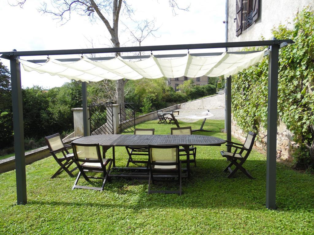 A L'Aube Des Volcans Hotel Charbonnieres-les-Vieilles Room photo