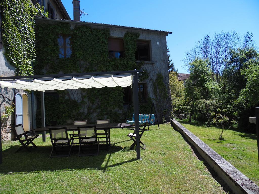 A L'Aube Des Volcans Hotel Charbonnieres-les-Vieilles Room photo